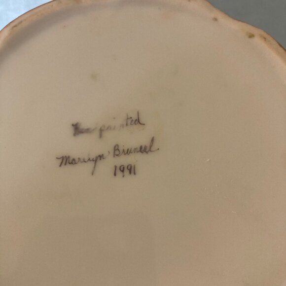 Hand Painted Porcelain Jar With Lid Featuring Berry Design & Gold Accents - Picture 7 of 9